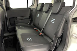 harmaa Ford Tourneo Courier 2024 kuva 8.