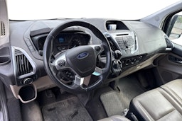Musta Ford Tourneo Custom 2013 kuva 3.