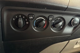Musta Ford Tourneo Custom 2013 kuva 19.