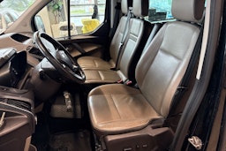 Musta Ford Tourneo Custom 2013 kuva 20.