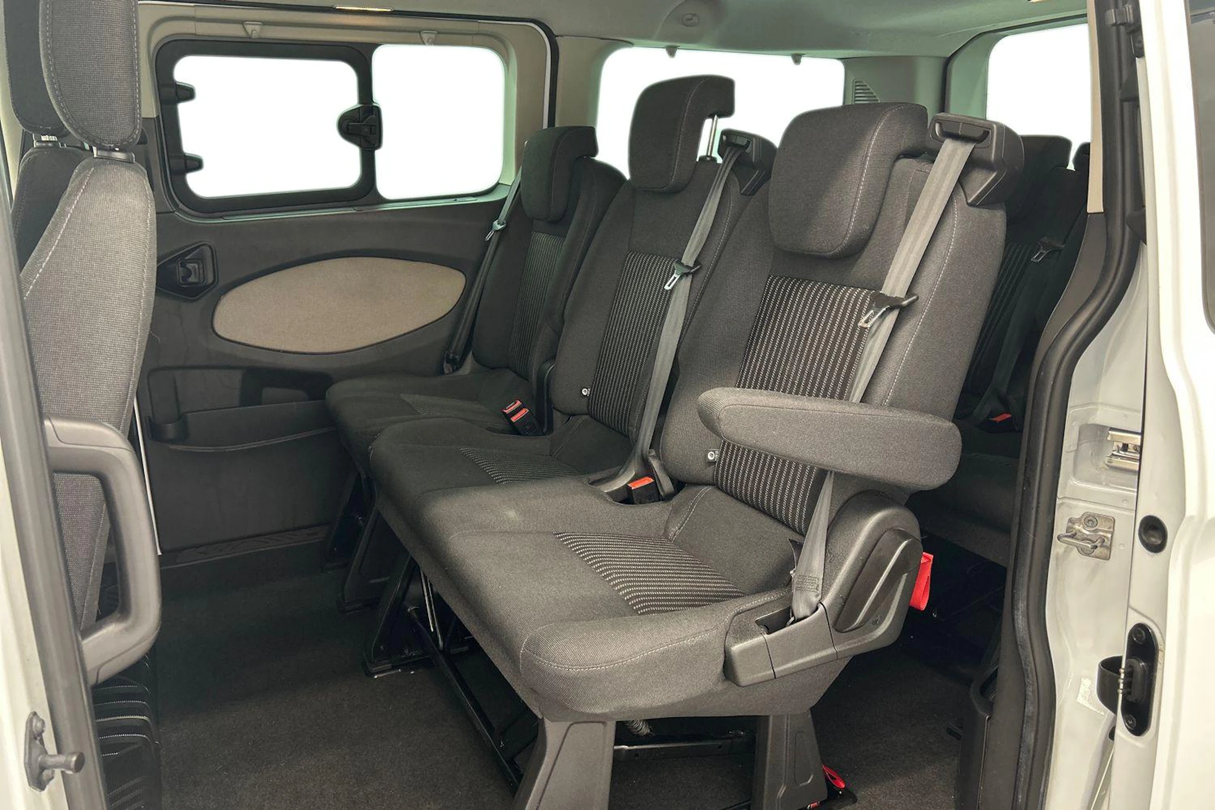 valkoinen Ford Tourneo Custom 2013 kuva 8.