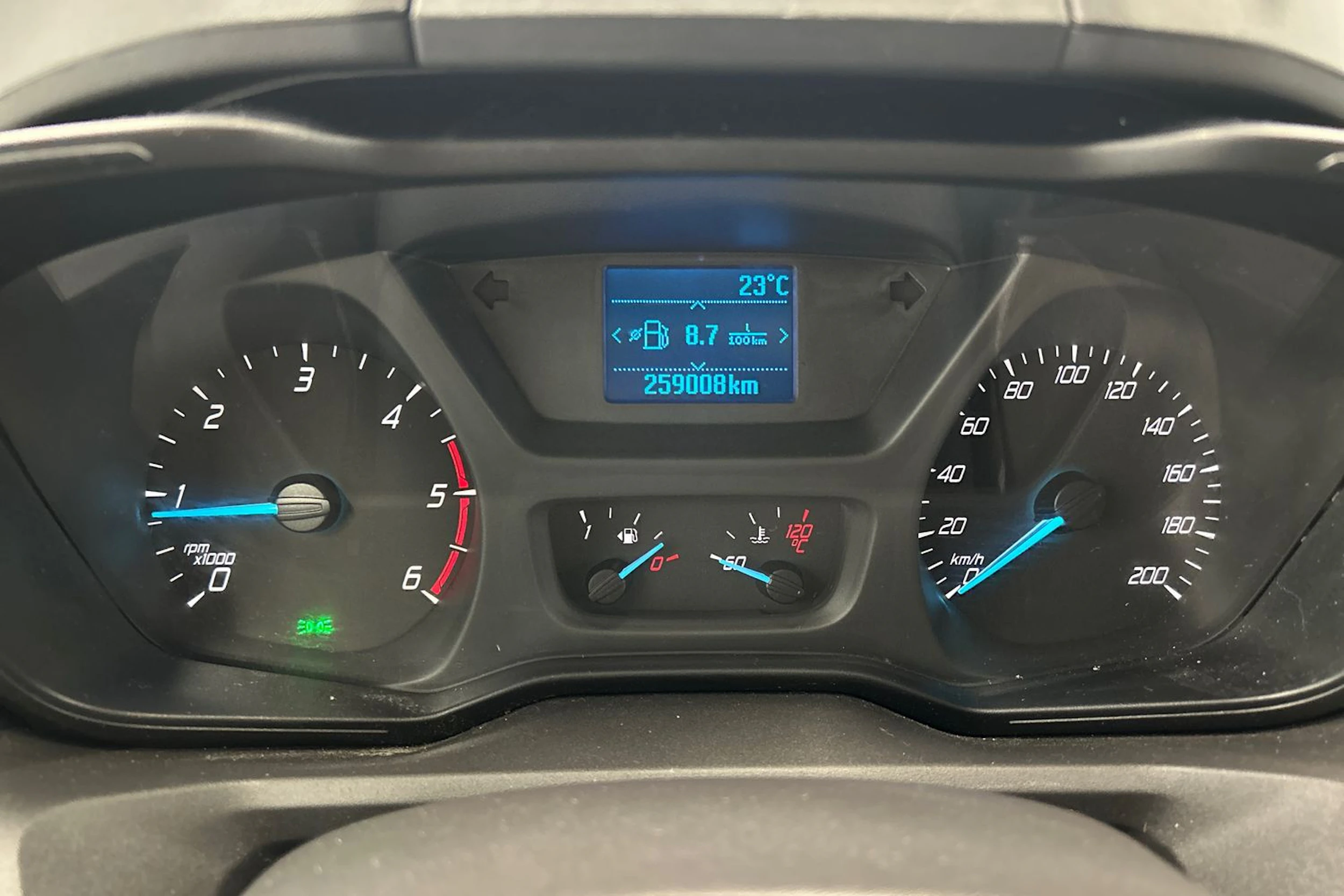 valkoinen Ford Tourneo Custom 2013 kuva 10.