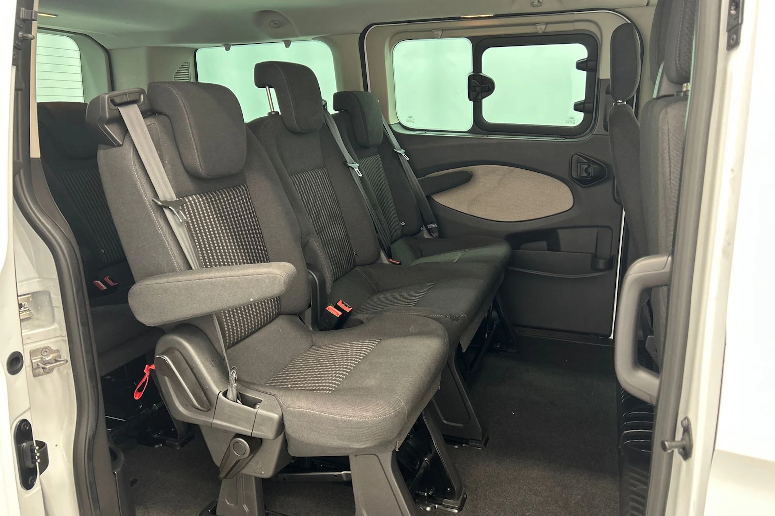valkoinen Ford Tourneo Custom 2013 kuva 19.