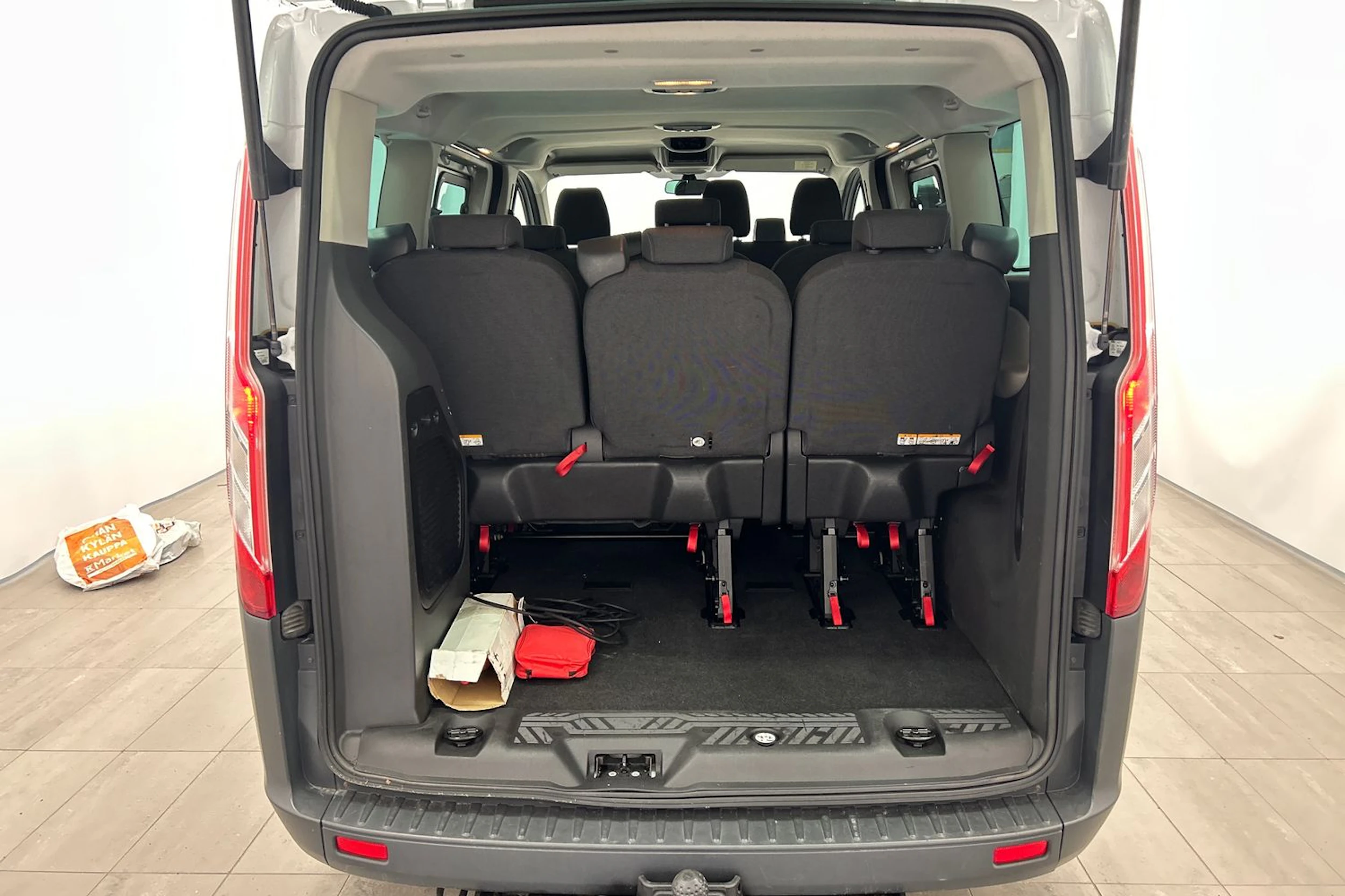 valkoinen Ford Tourneo Custom 2013 kuva 21.