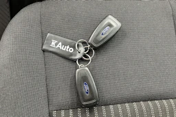 valkoinen Ford Tourneo Custom 2013 kuva 22.