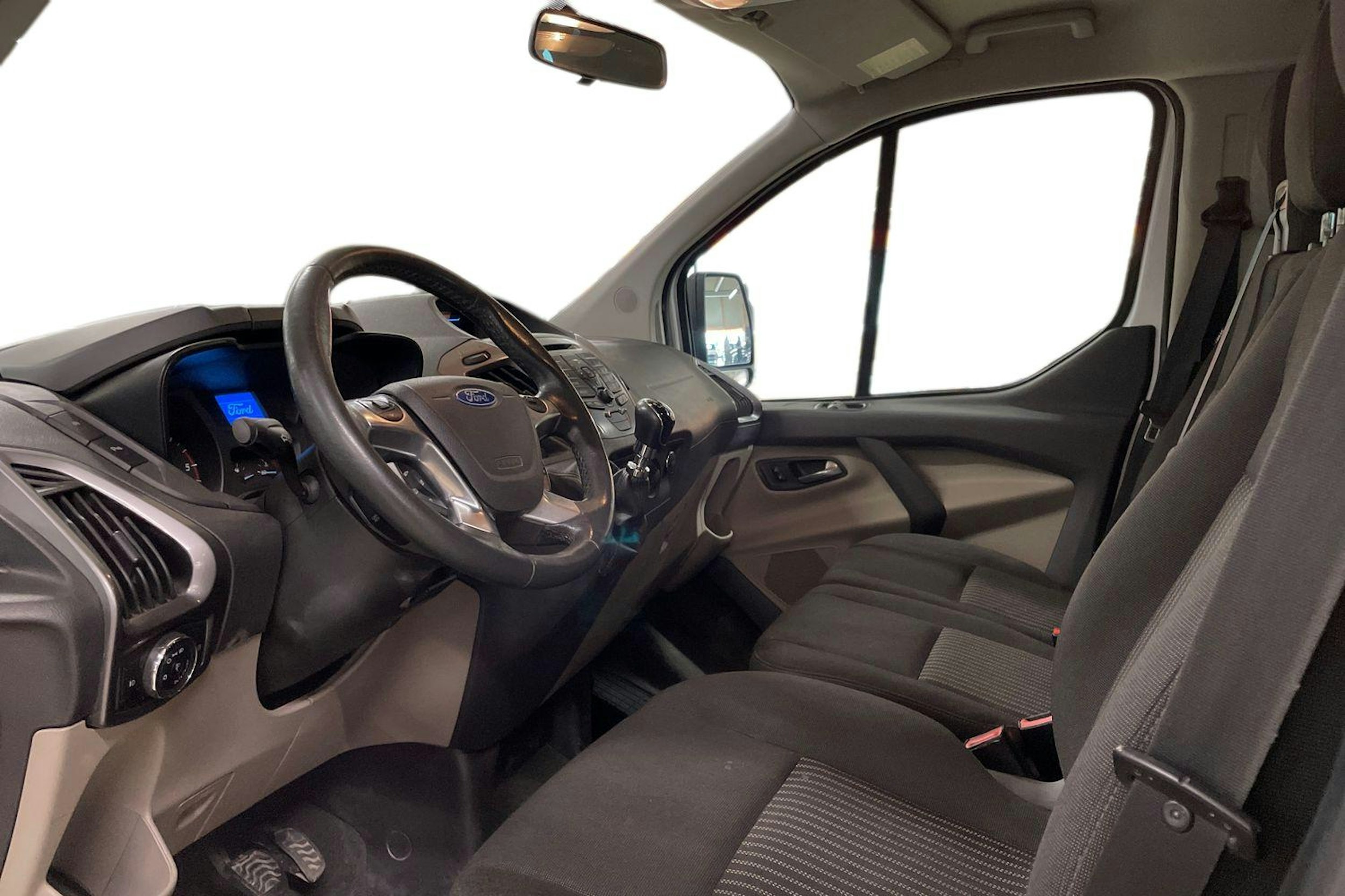 valkoinen Ford Tourneo Custom 2014 kuva 6.