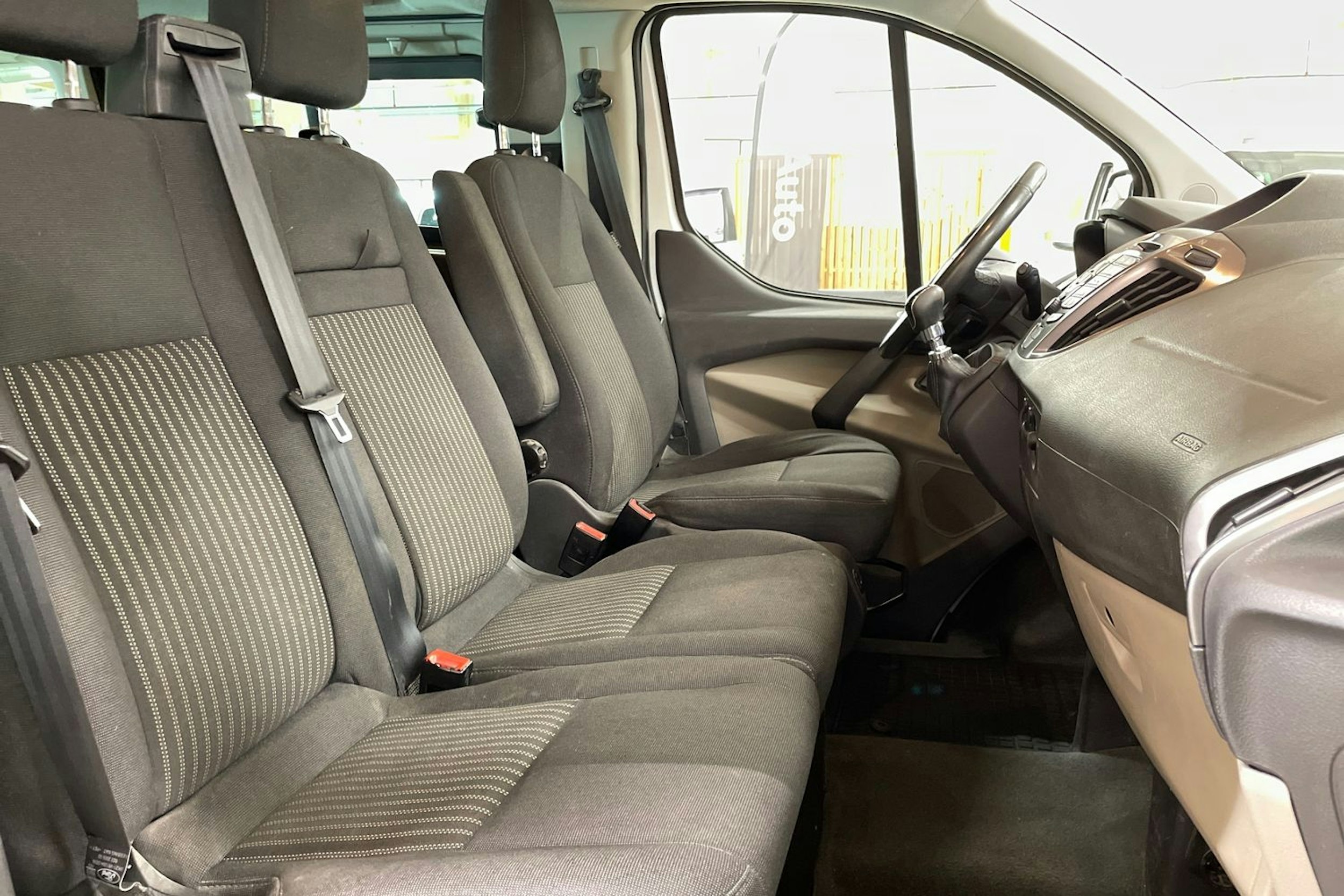 valkoinen Ford Tourneo Custom 2014 kuva 13.