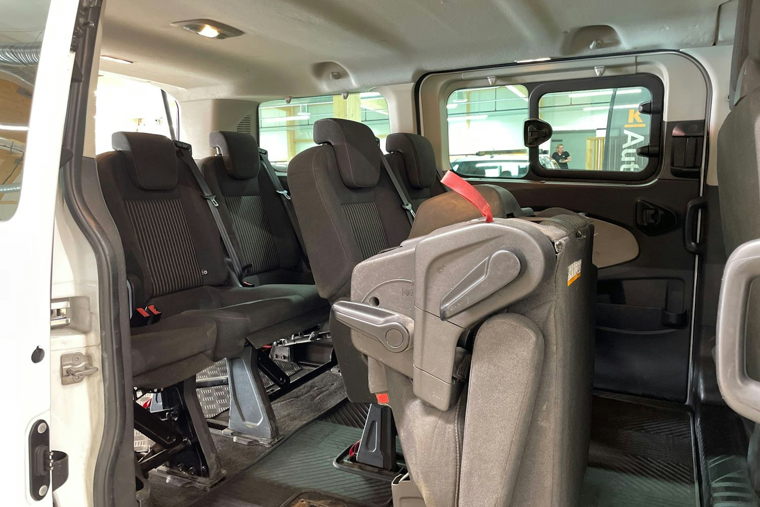 valkoinen Ford Tourneo Custom 2014 kuva 19.