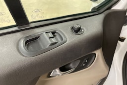 valkoinen Ford Tourneo Custom 2014 kuva 22.