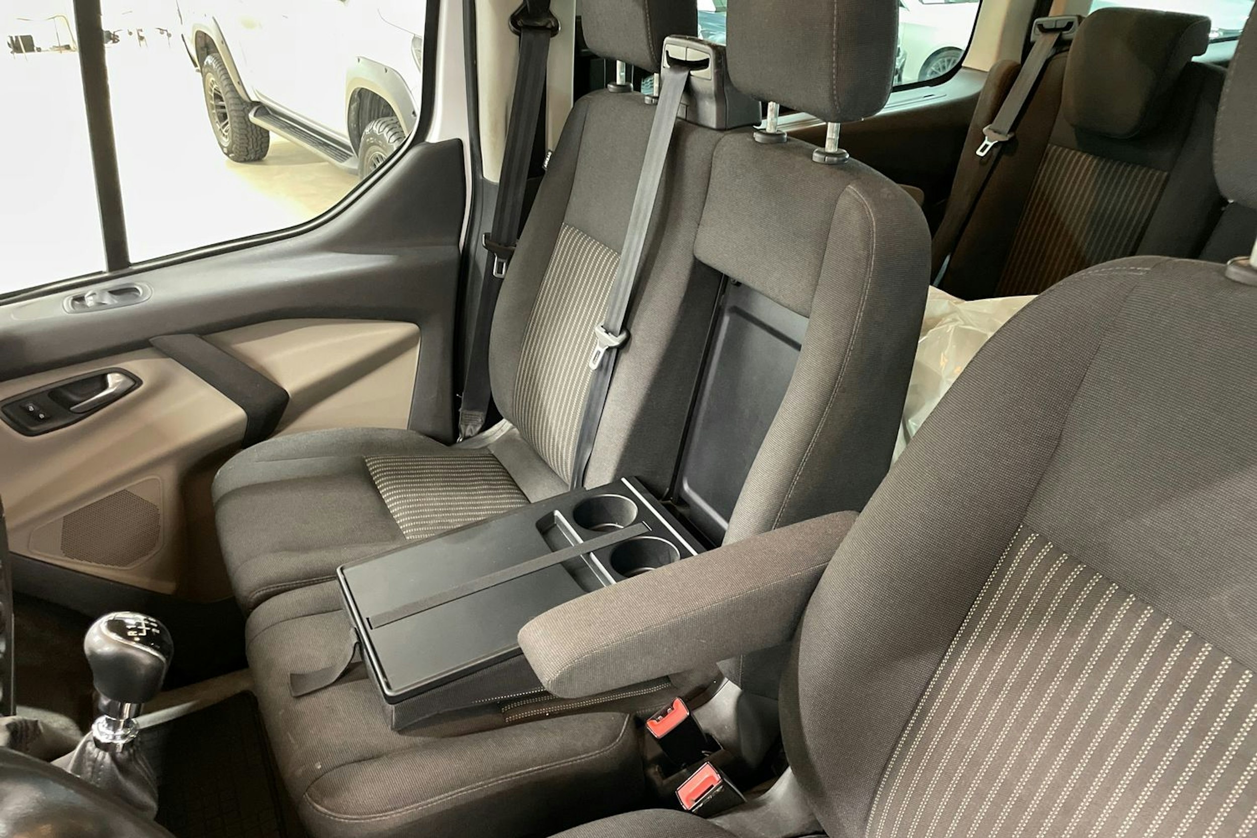 valkoinen Ford Tourneo Custom 2014 kuva 23.