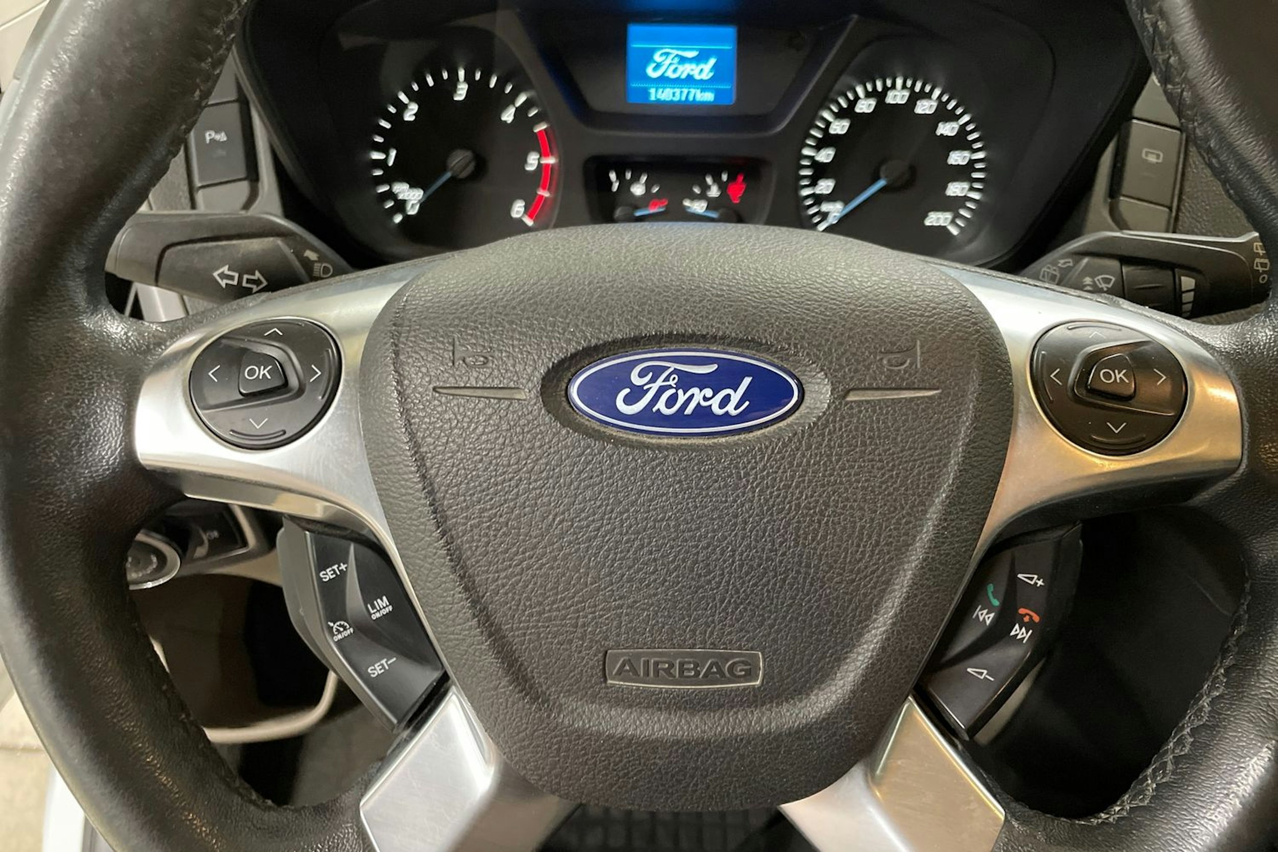 valkoinen Ford Tourneo Custom 2014 kuva 25.
