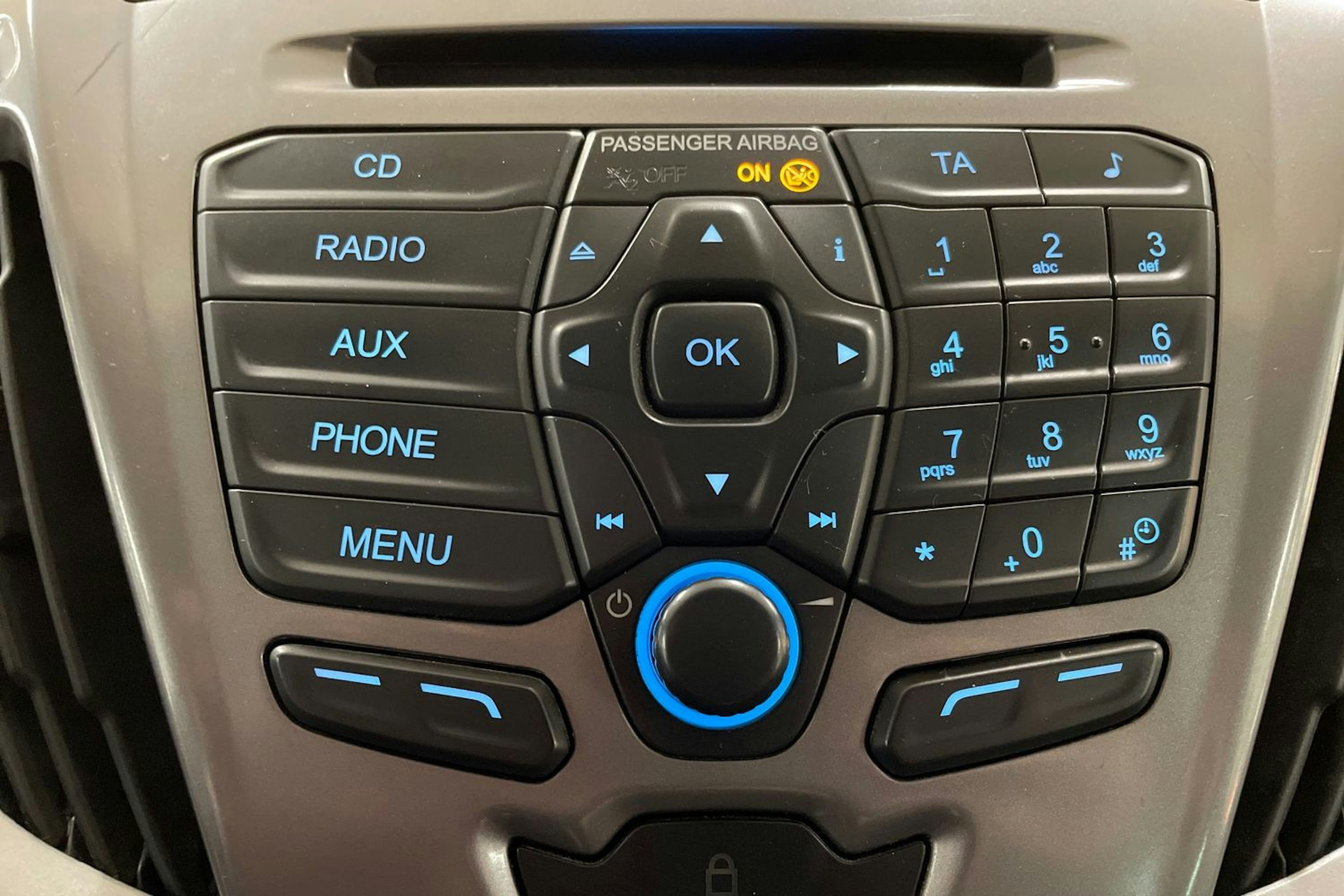 valkoinen Ford Tourneo Custom 2014 kuva 28.