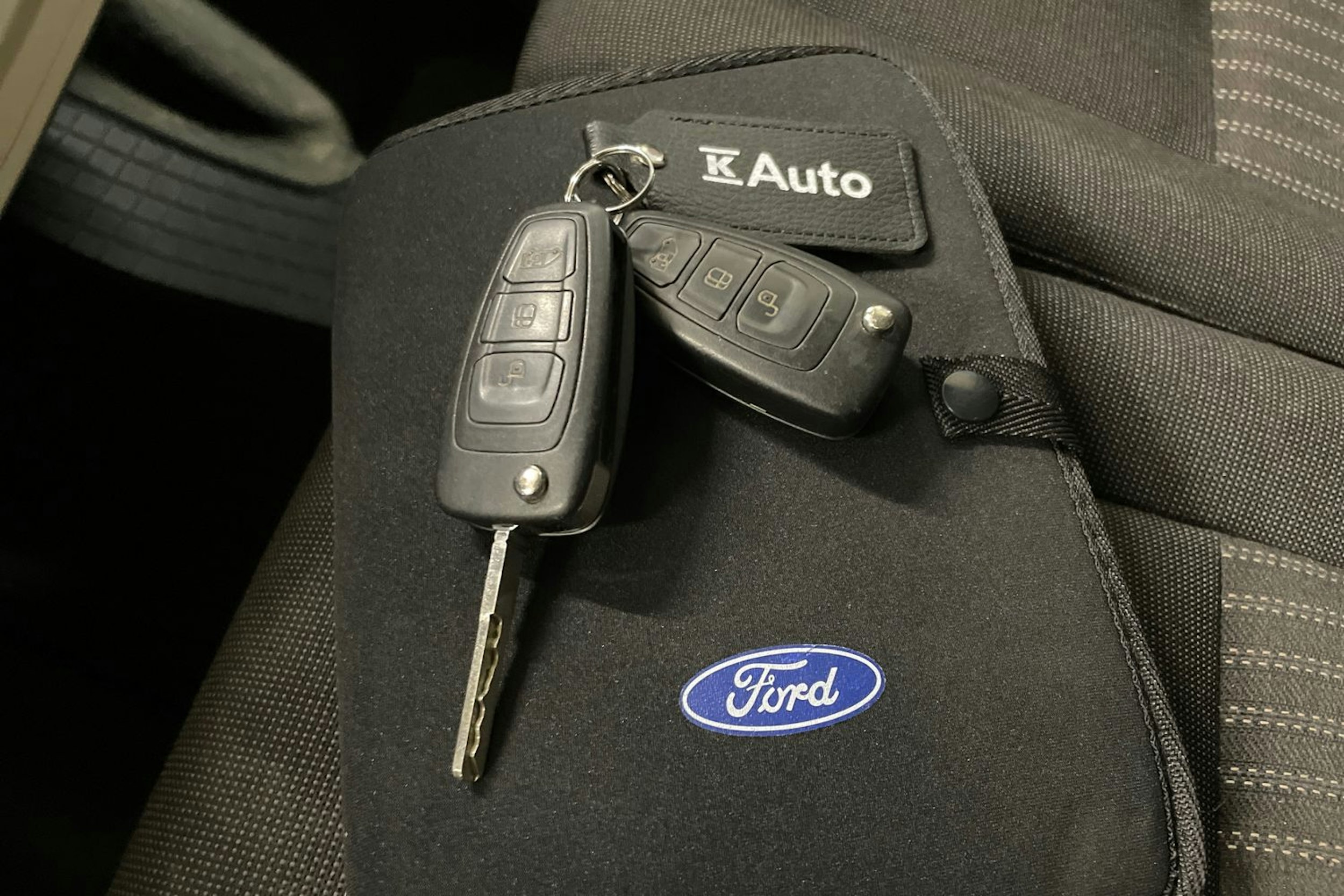 valkoinen Ford Tourneo Custom 2014 kuva 32.