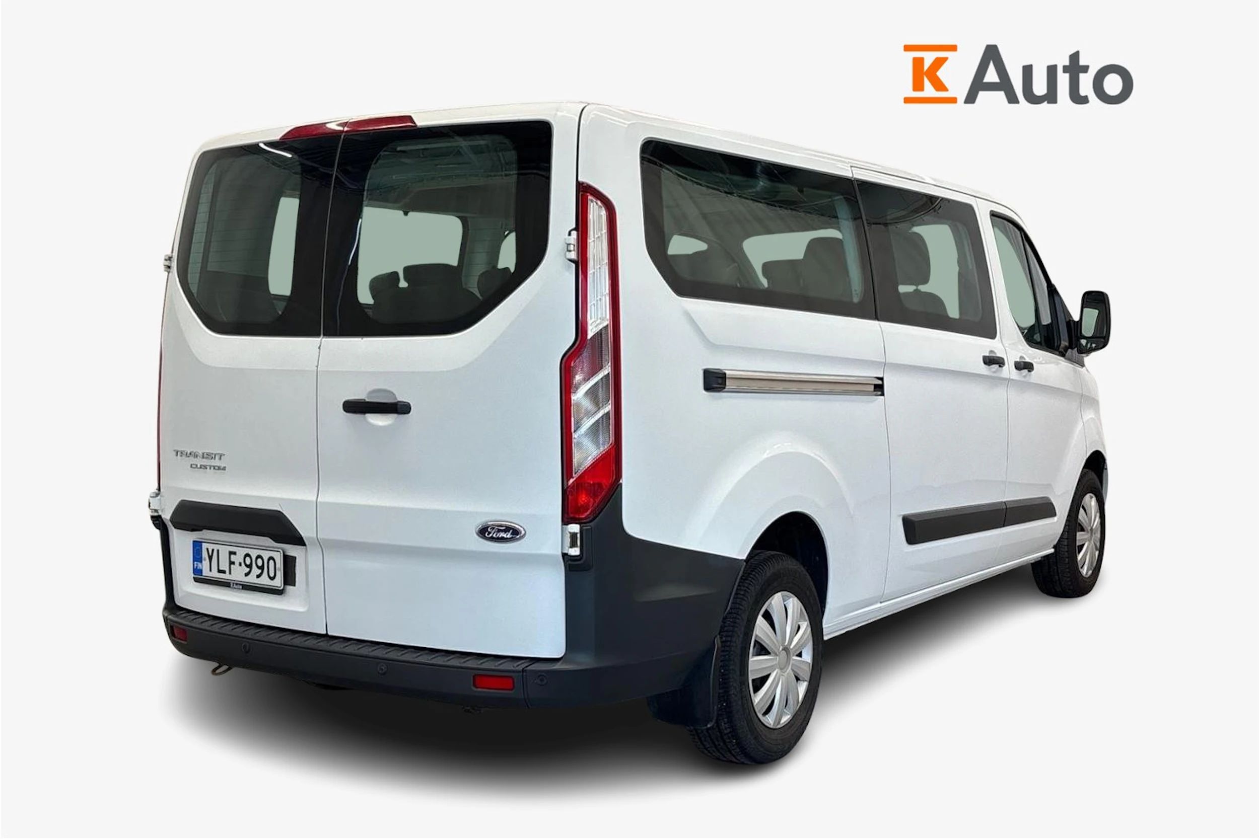 Valkoinen Ford Tourneo Custom 2017 kuva 2.