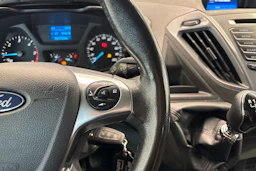Valkoinen Ford Tourneo Custom 2017 kuva 11.