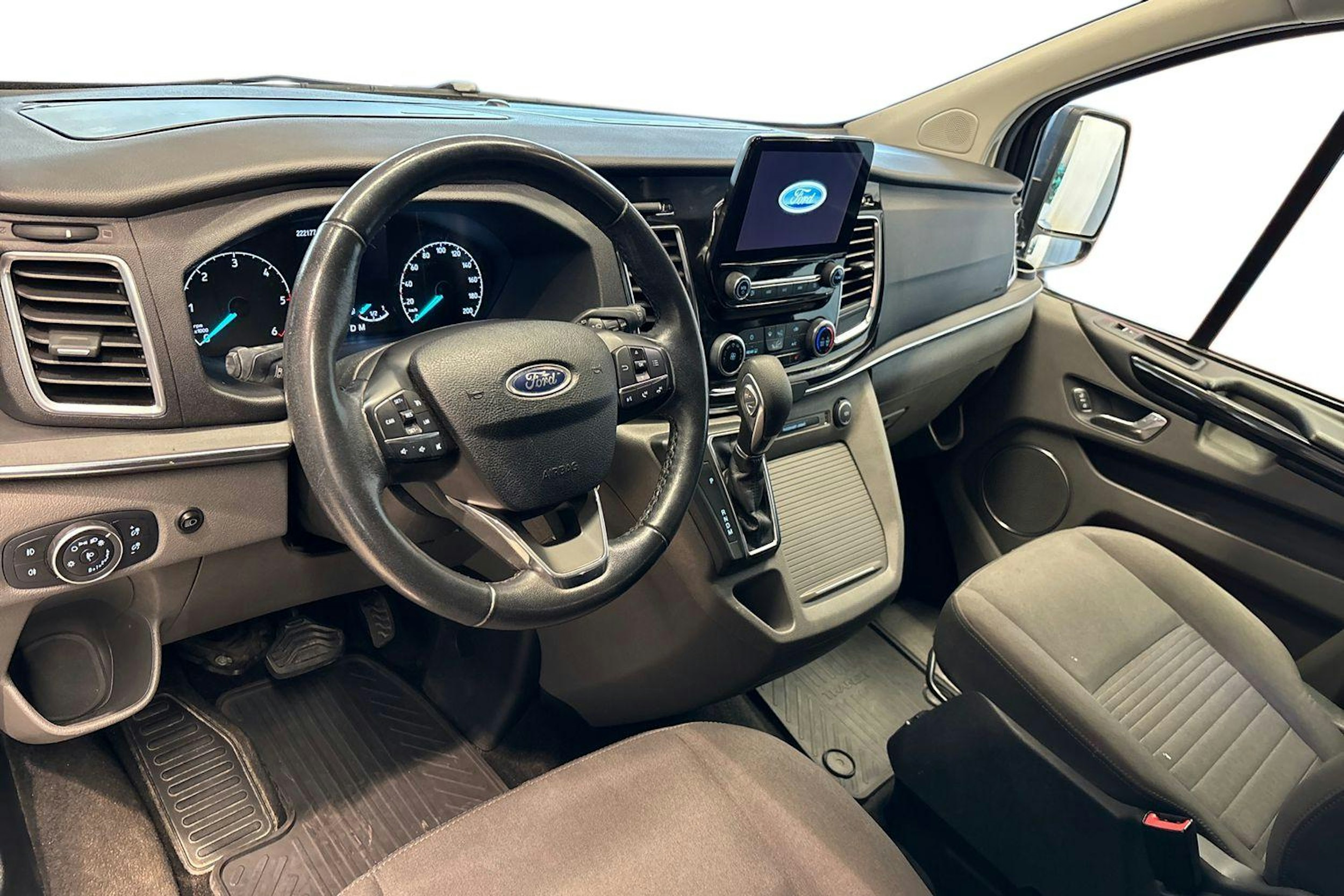 Sininen Ford Tourneo Custom 2019 kuva 6.