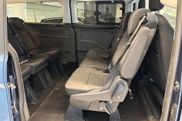 Sininen Ford Tourneo Custom 2019 kuva 13.