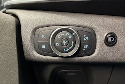 Sininen Ford Tourneo Custom 2019 kuva 22.