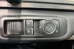 Sininen Ford Tourneo Custom 2019 kuva 23.