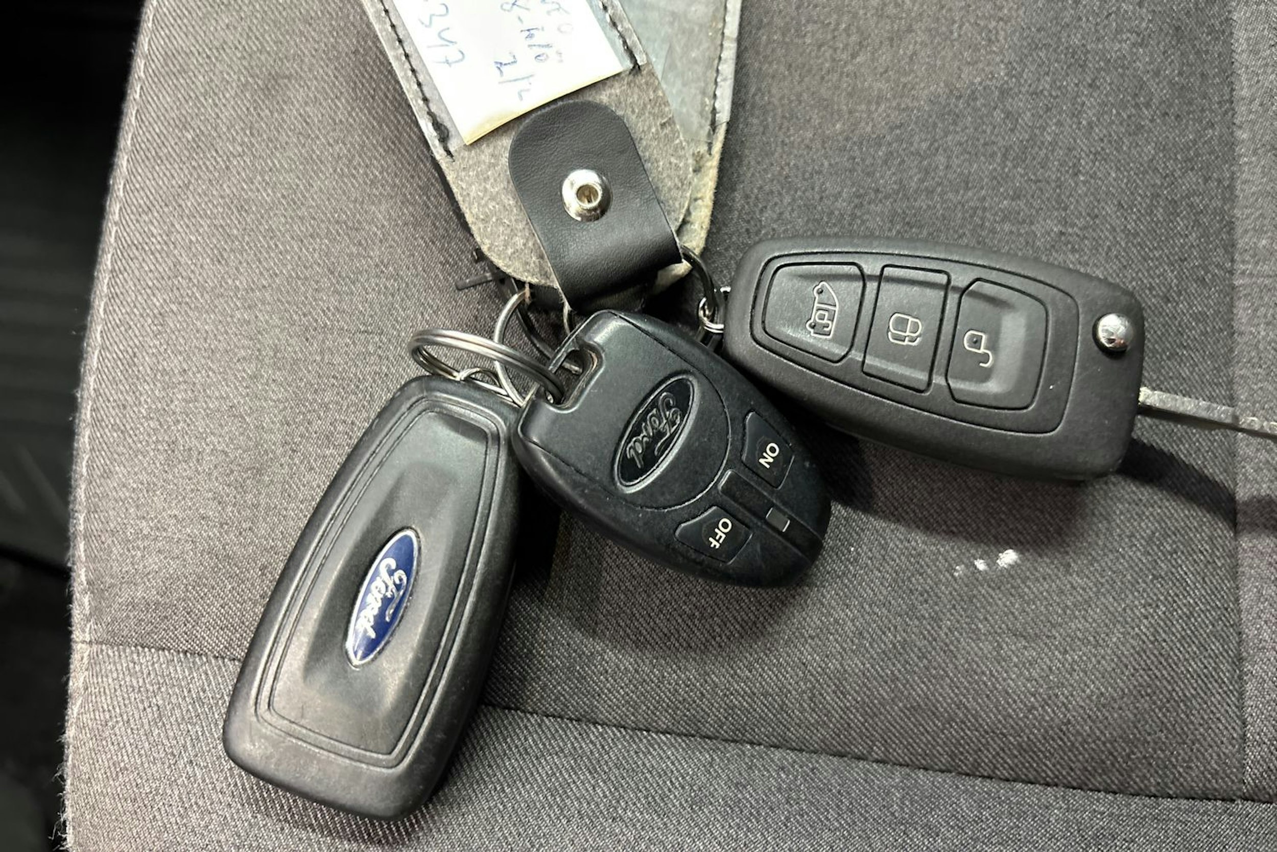 Sininen Ford Tourneo Custom 2019 kuva 30.