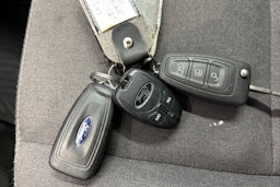 Sininen Ford Tourneo Custom 2019 kuva 30.