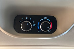 Sininen Ford Tourneo Custom 2019 kuva 31.