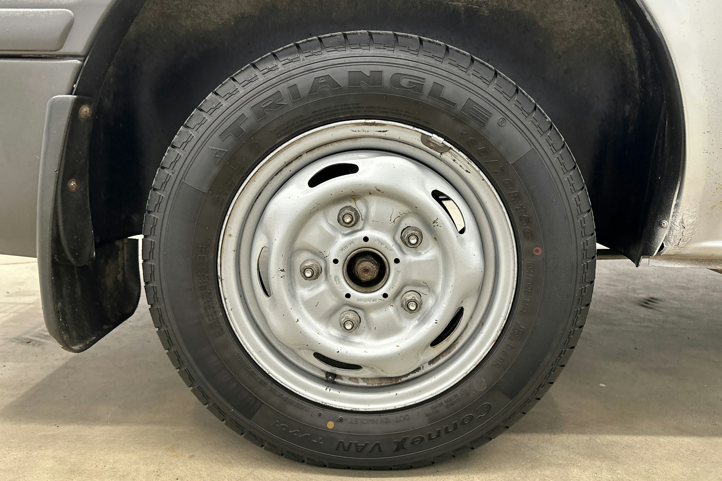 harmaa Ford Transit 2002 kuva 15.