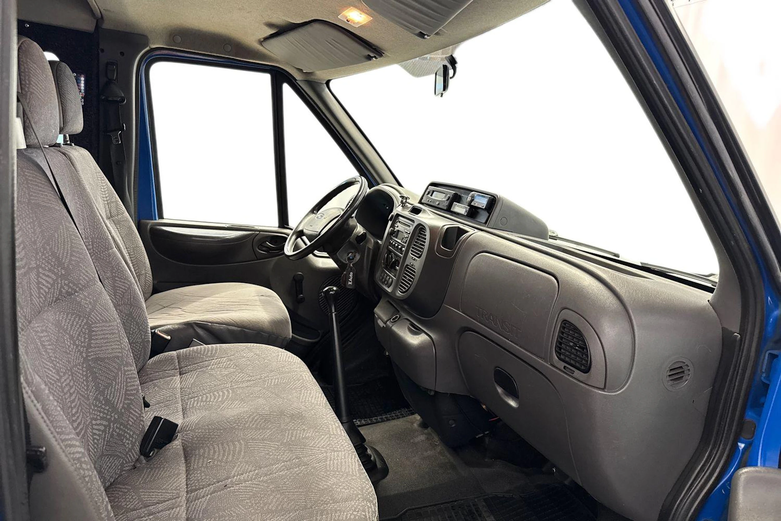 sininen Ford Transit 2005 kuva 9.
