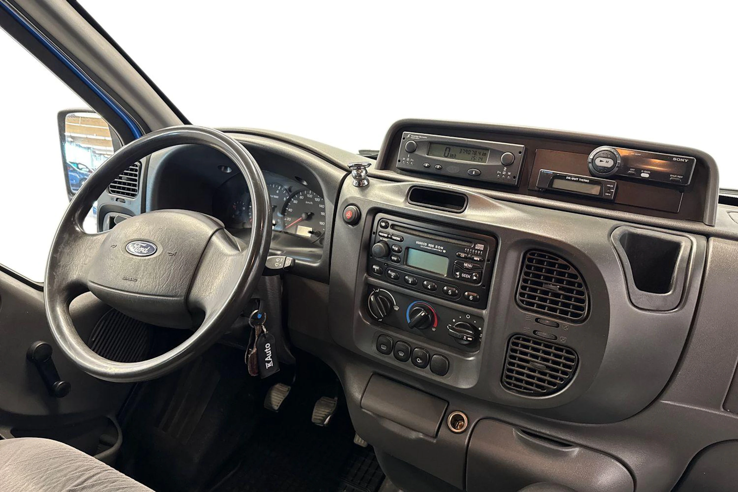 sininen Ford Transit 2005 kuva 11.