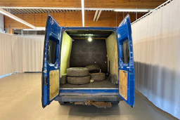 sininen Ford Transit 2005 kuva 21.