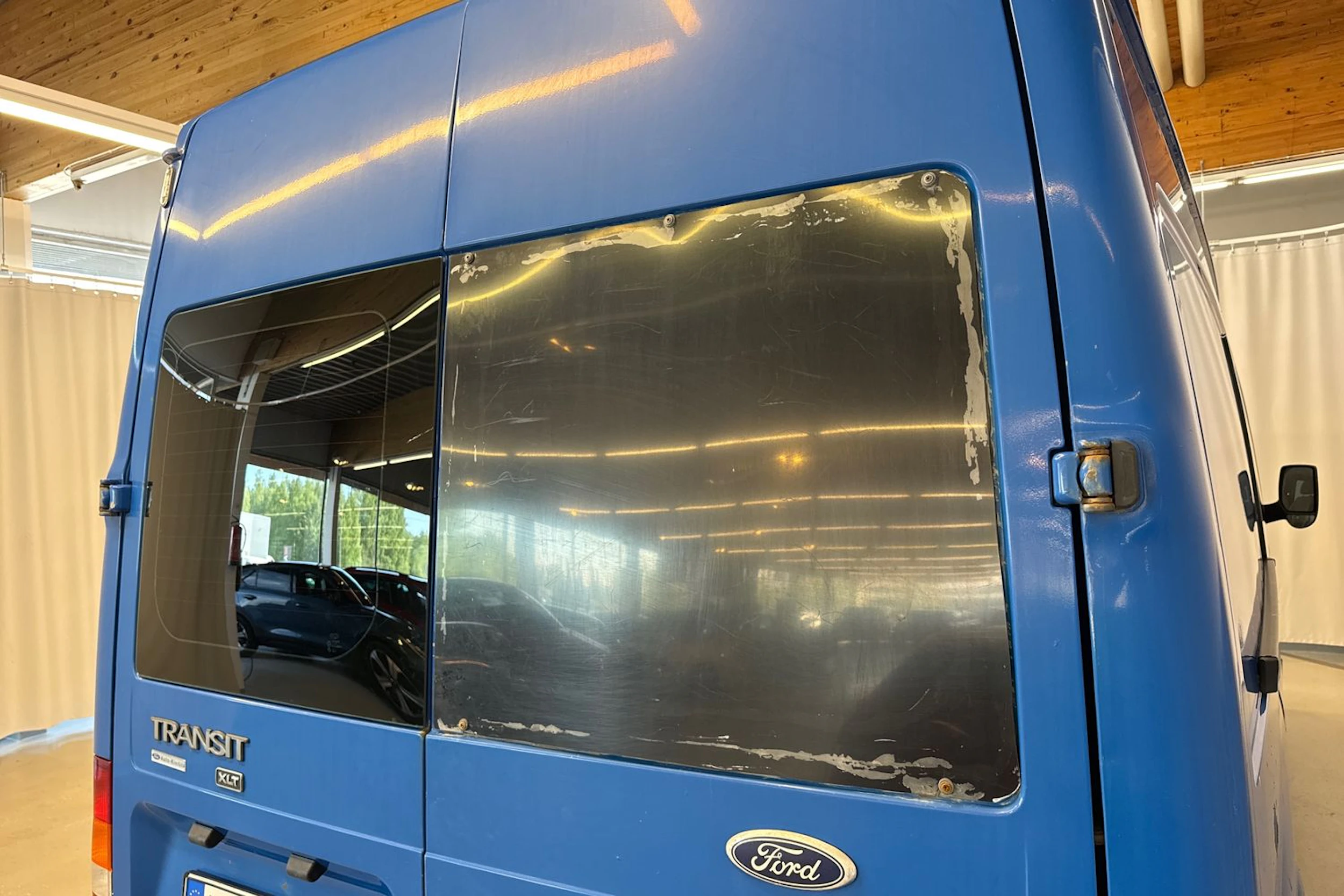 sininen Ford Transit 2005 kuva 30.