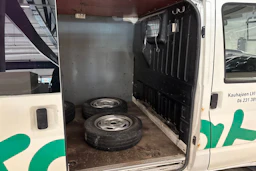 valkoinen Ford Transit 2006 kuva 5.