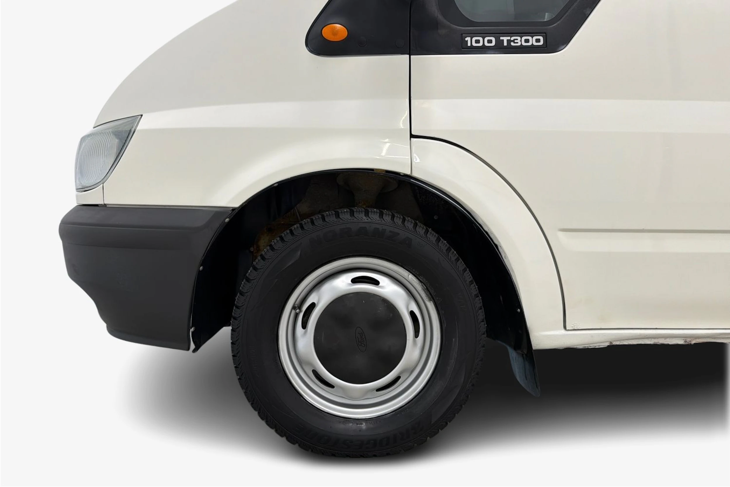 valkoinen Ford Transit 2006 kuva 9.