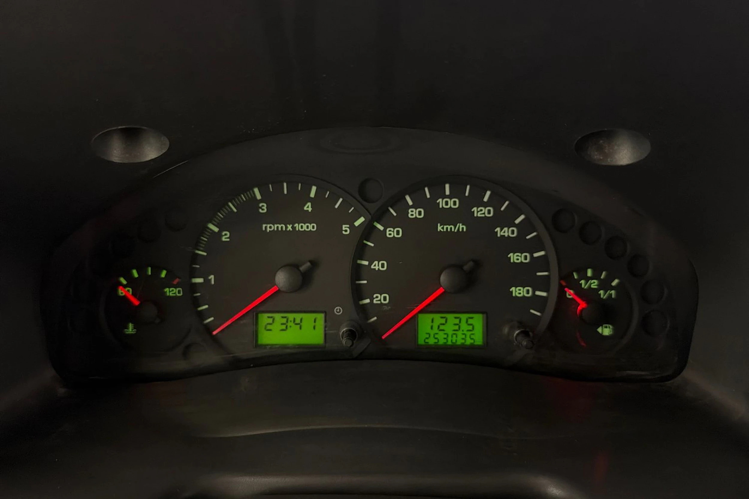 valkoinen Ford Transit 2006 kuva 11.