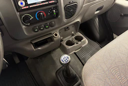 valkoinen Ford Transit 2006 kuva 14.
