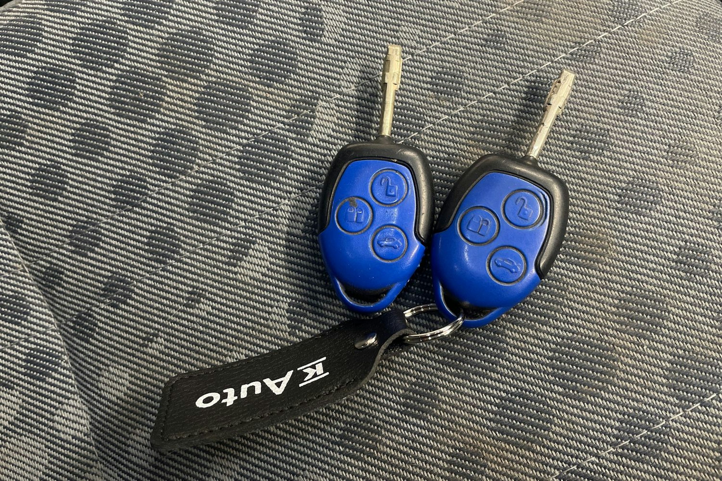 valkoinen Ford Transit 2008 kuva 41.