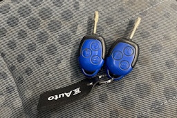 valkoinen Ford Transit 2008 kuva 41.