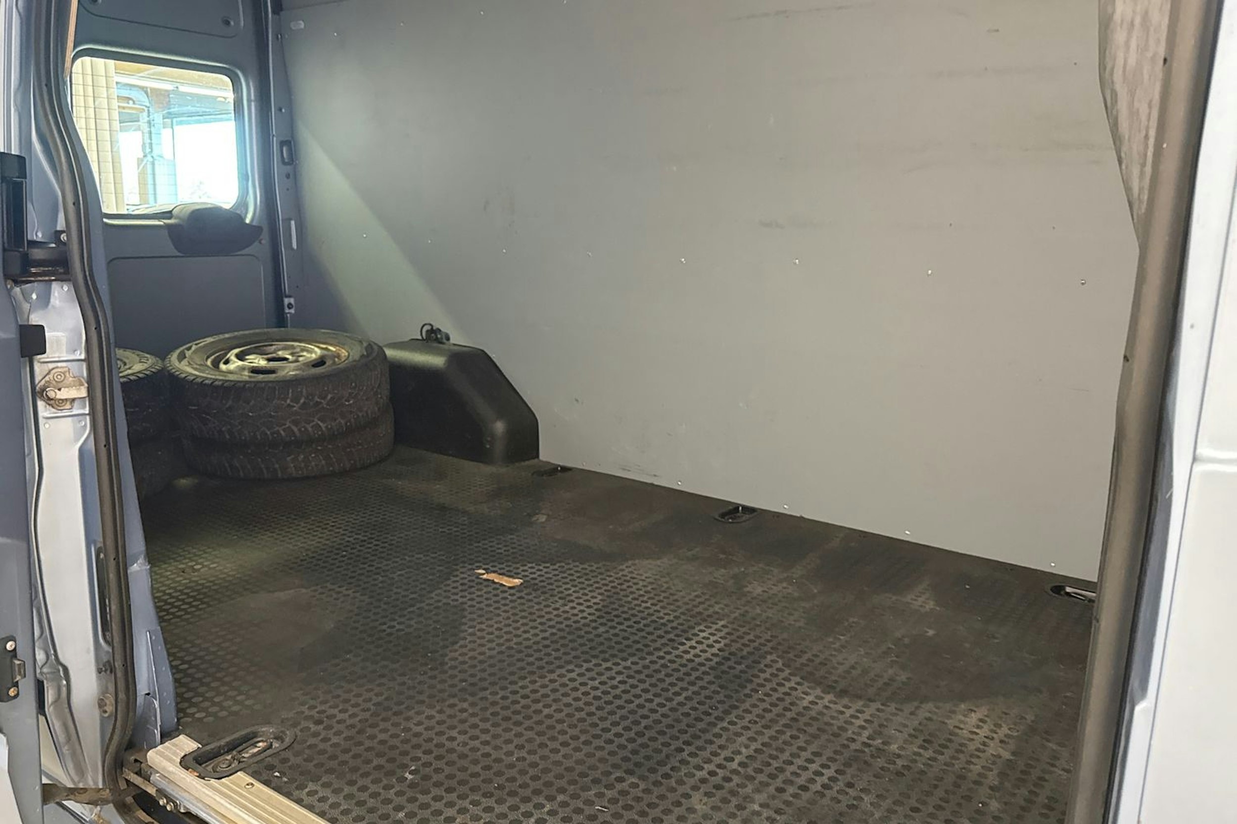 sininen Ford Transit 2008 kuva 23.