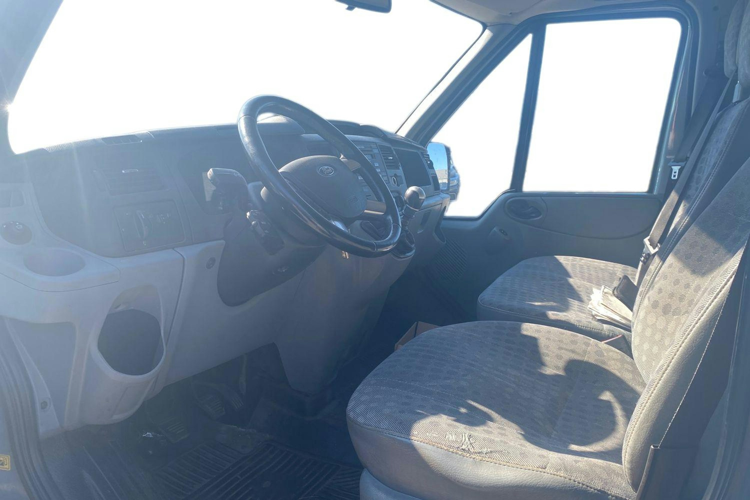 harmaa Ford Transit 2009 kuva 3.