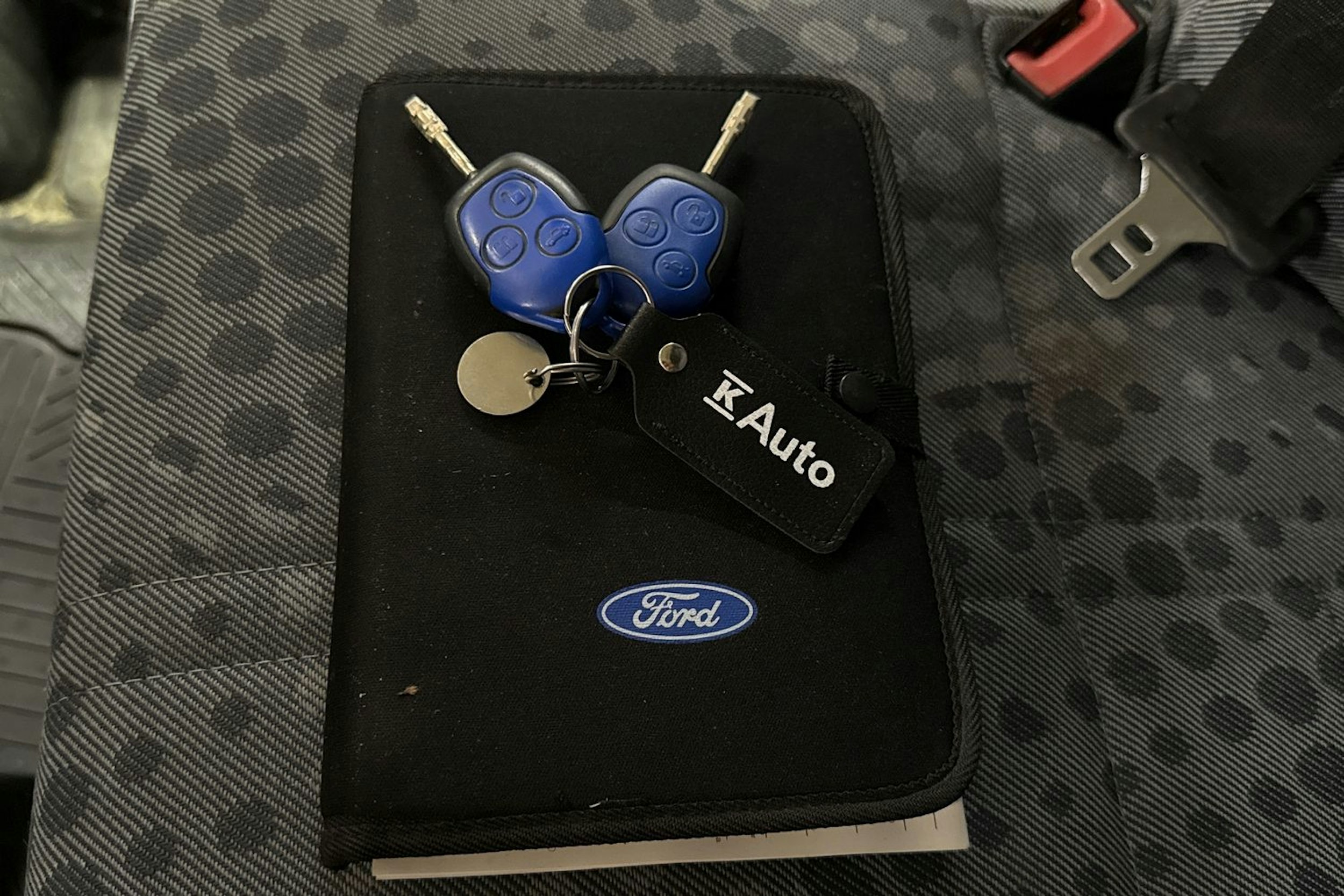 punainen Ford Transit 2009 kuva 20.