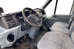 valkoinen Ford Transit 2010 kuva 3.