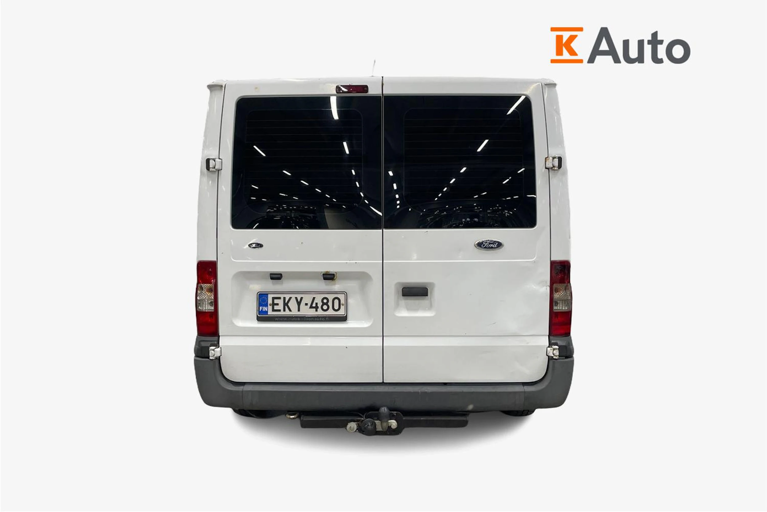 valkoinen Ford Transit 2010 kuva 3.