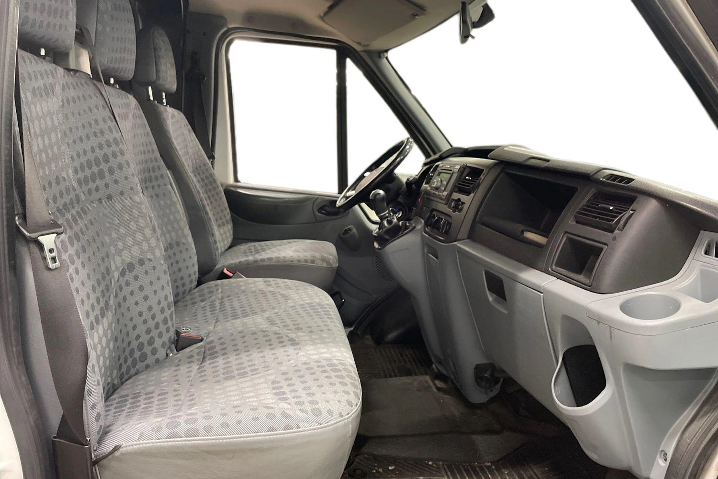 valkoinen Ford Transit 2010 kuva 8.