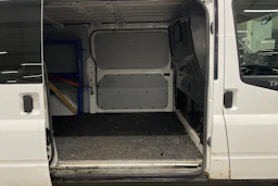 valkoinen Ford Transit 2010 kuva 15.