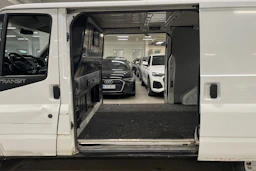 valkoinen Ford Transit 2010 kuva 18.