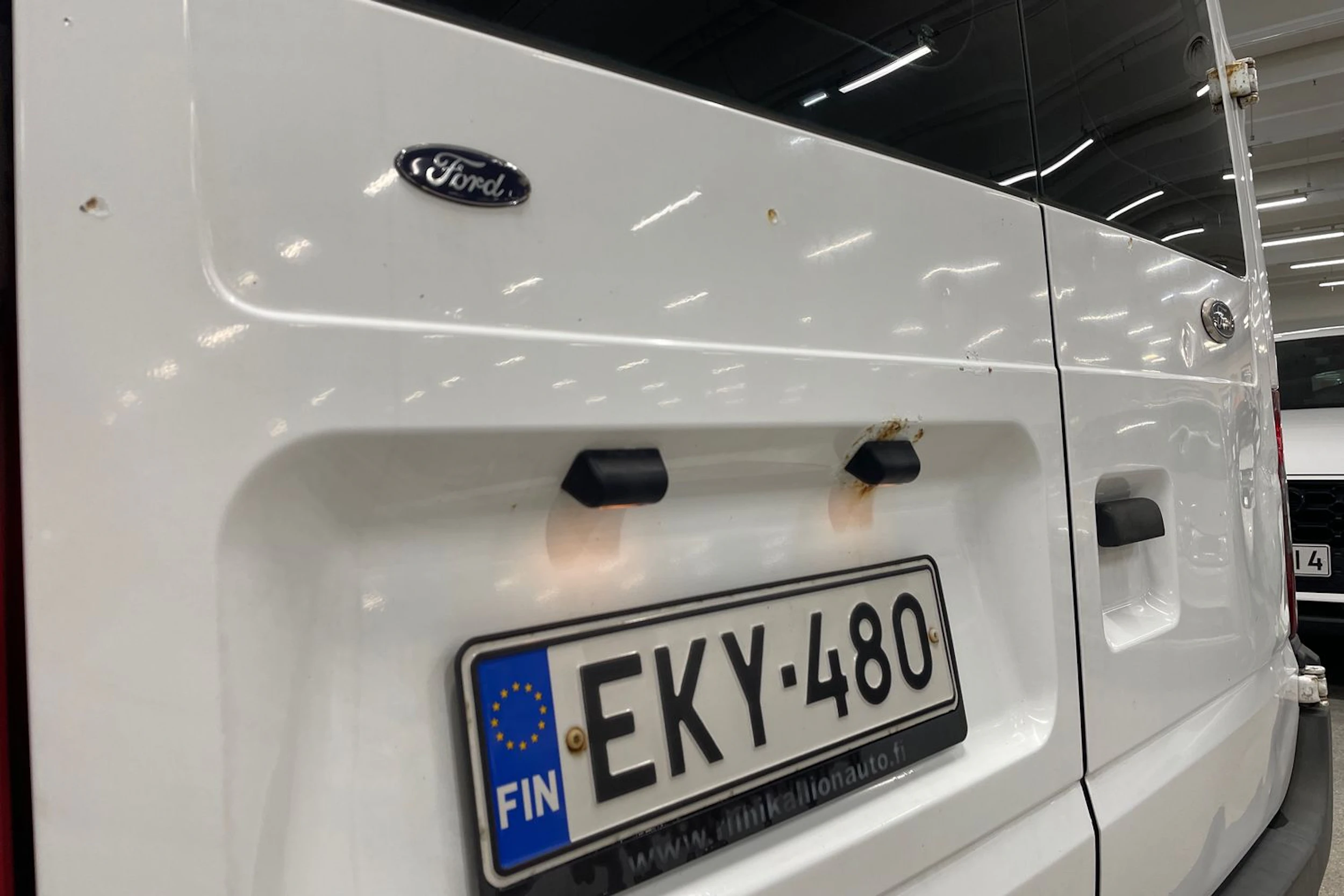 valkoinen Ford Transit 2010 kuva 19.