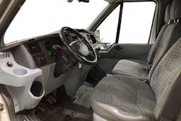 valkoinen Ford Transit 2010 kuva 3.