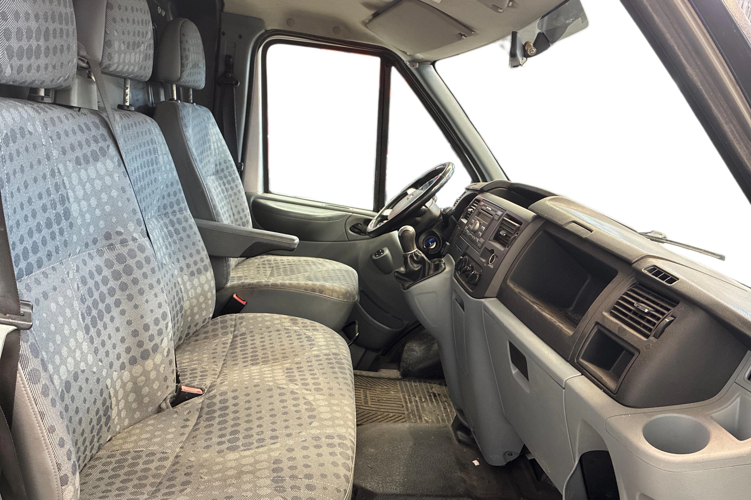 harmaa Ford Transit 2010 kuva 8.