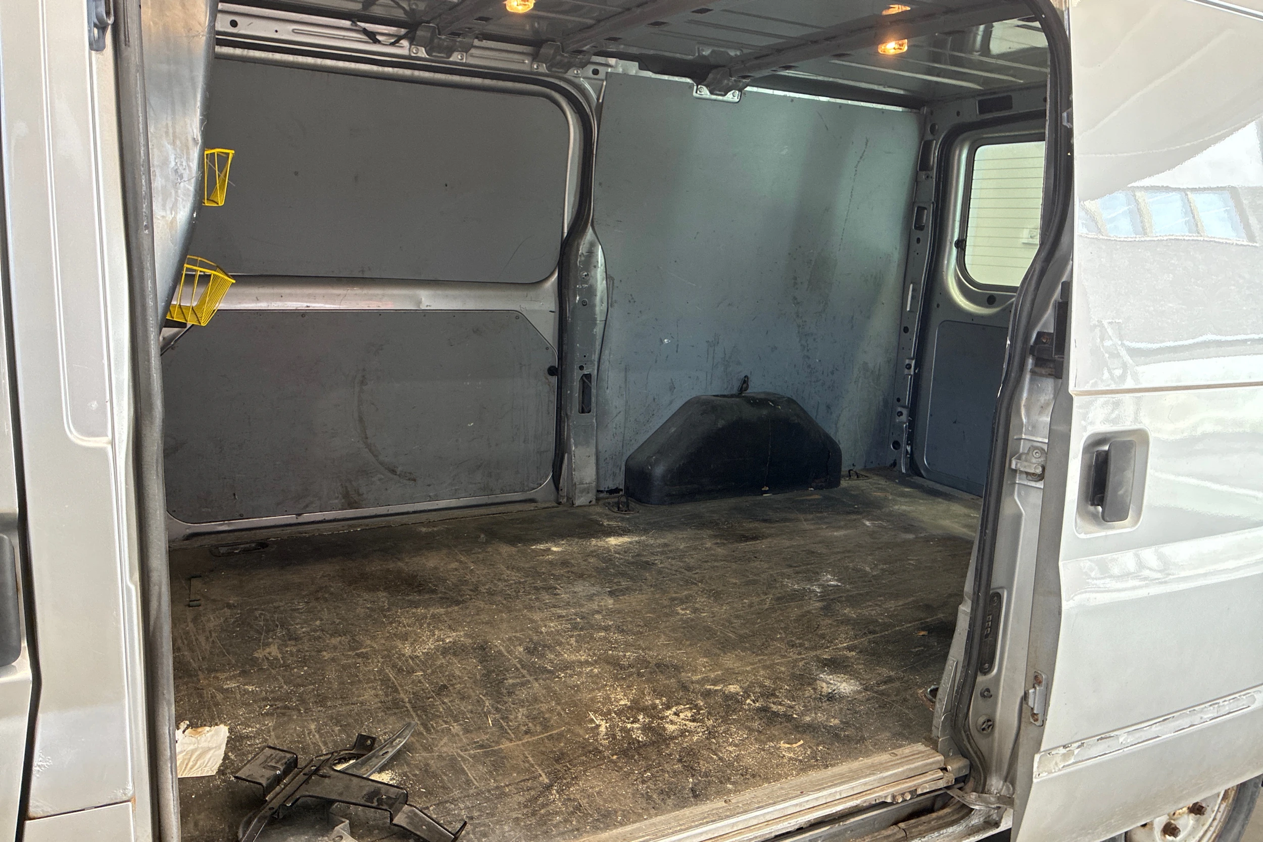 harmaa Ford Transit 2010 kuva 14.