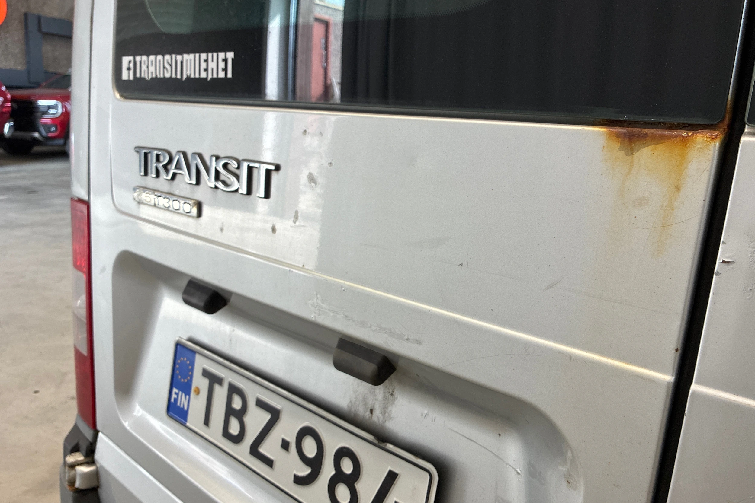 harmaa Ford Transit 2010 kuva 18.